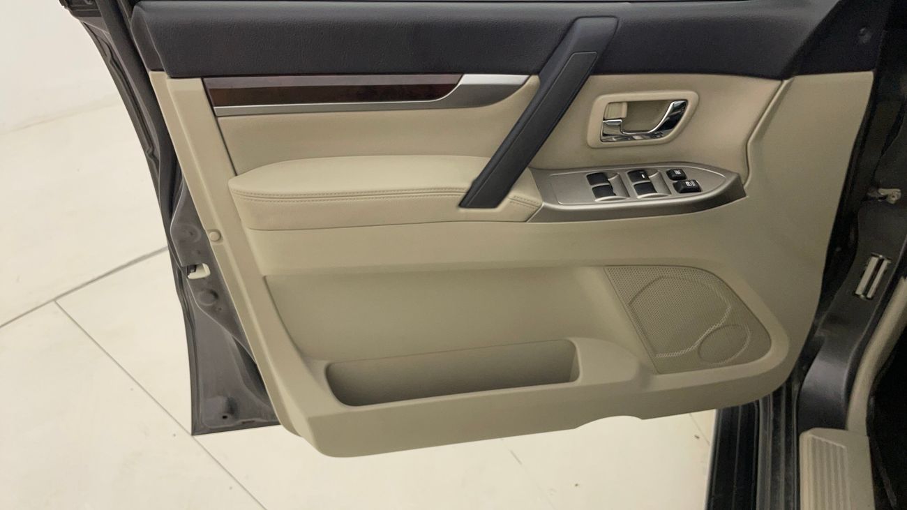 ميتسوبيشي باجيرو GLS HIGHLINE 3.8 | بدون دفعة مقدمة | اختبار القيادة في المنزل