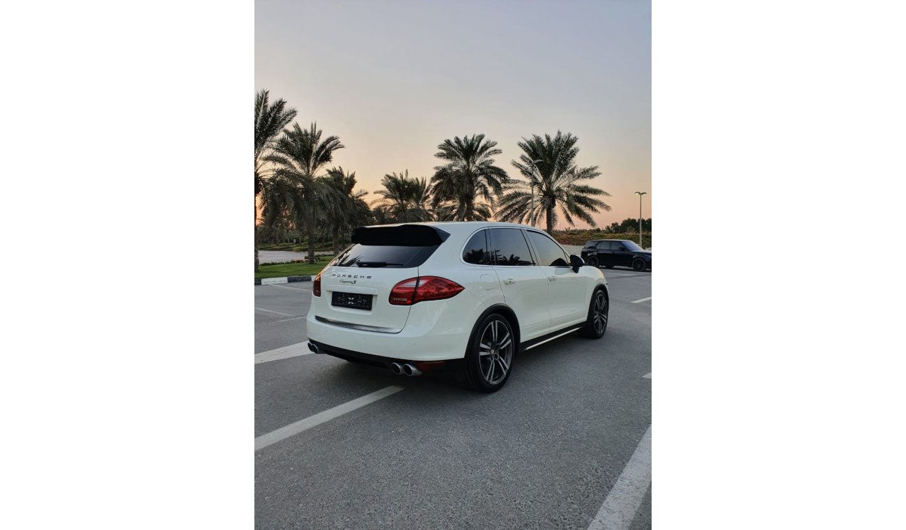 بورش كايان Porsche Cayenne S platinum 2011 GCC full