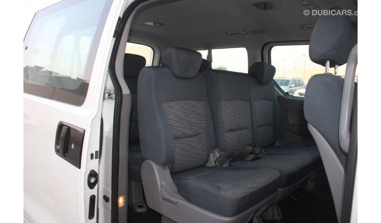 Hyundai H-1 Std Hyundai H1 2016 GCC in excellent condition without accidents