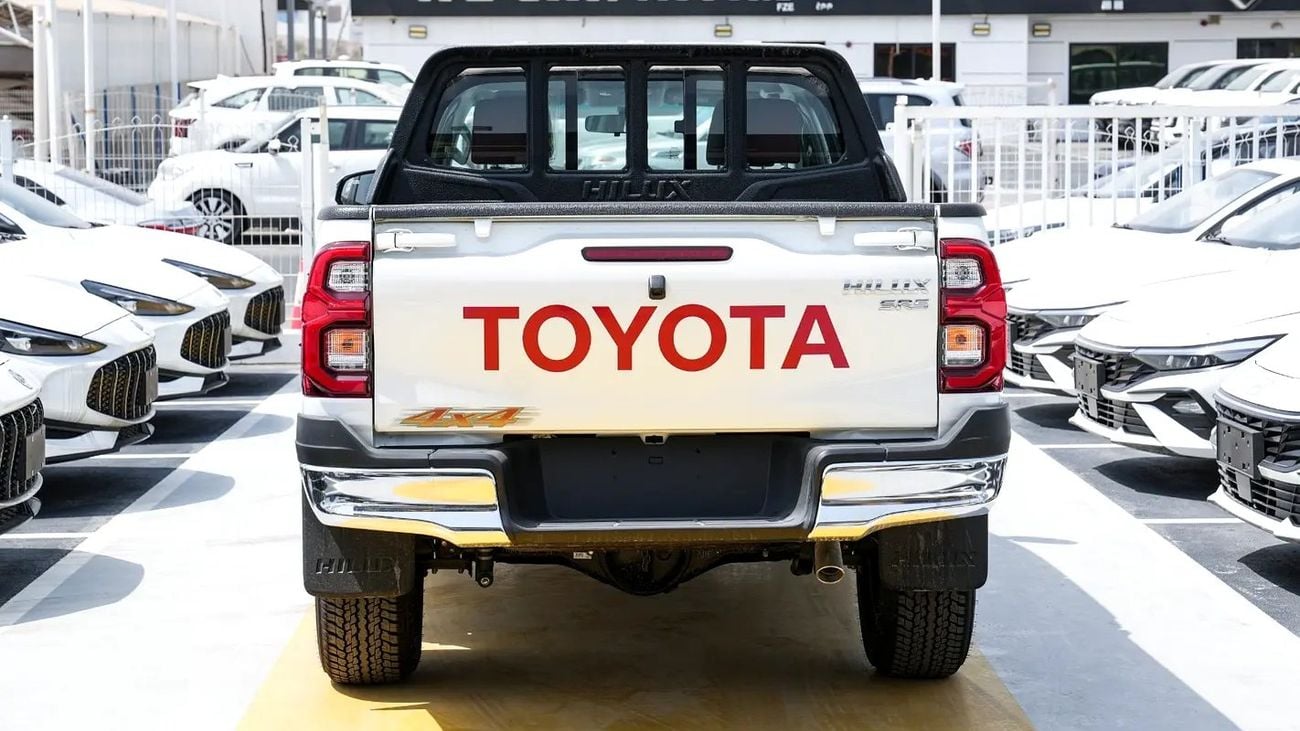 تويوتا هيلوكس SR5 (NON GCC) Brand 2.7 FULL OPTION Double Cab GLX - GCC Specs