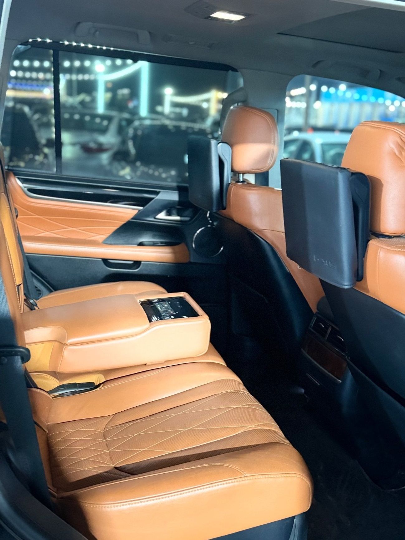 Lexus LX570 Platinum 5.7L