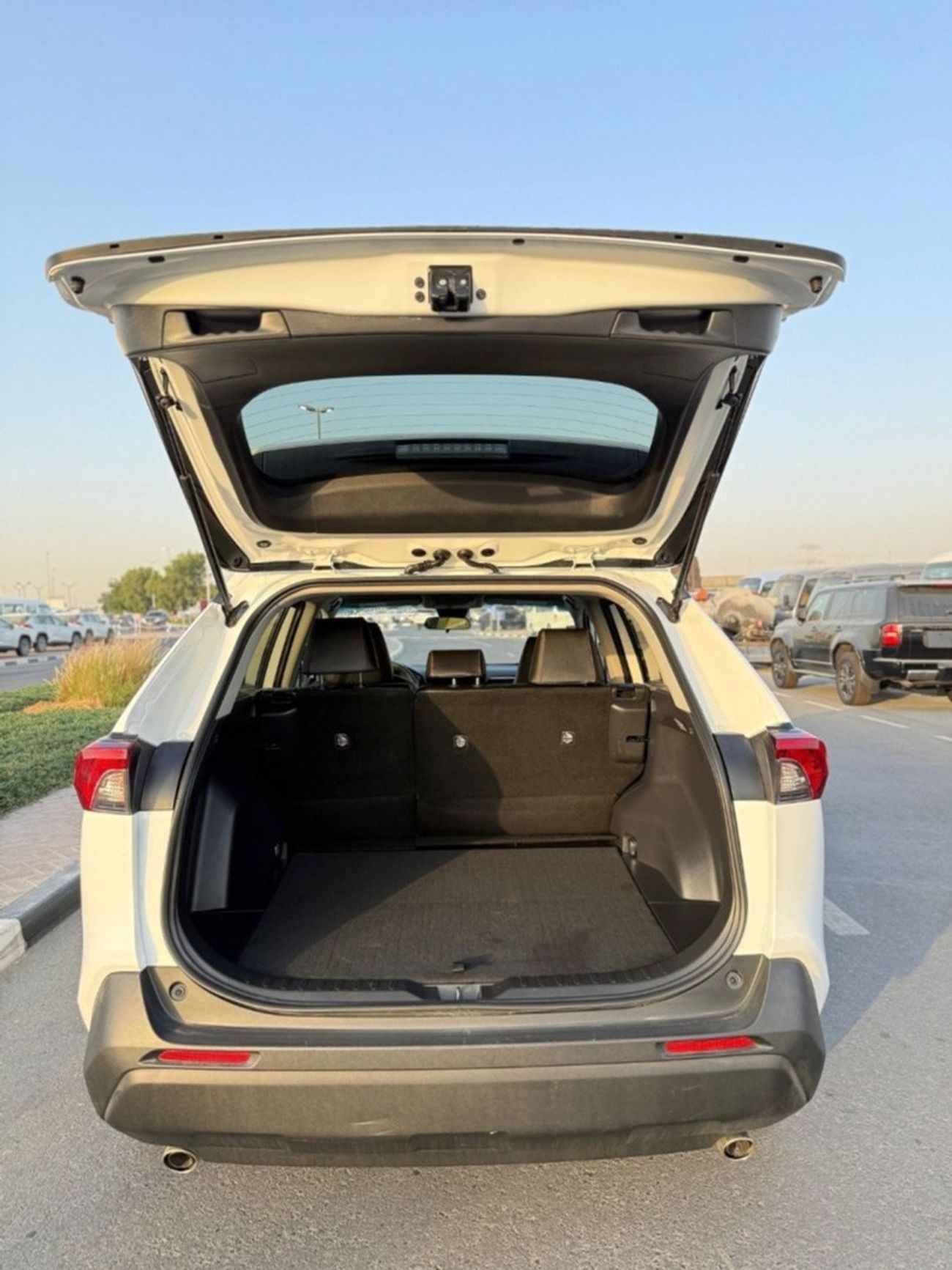 تويوتا راف ٤ 2021 leather seats rear view camera, low mileage