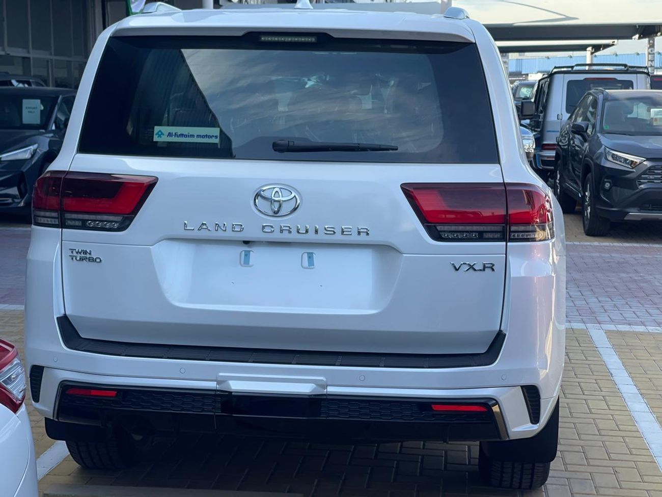 Toyota Land Cruiser VXR 3.5L FUTTAIM