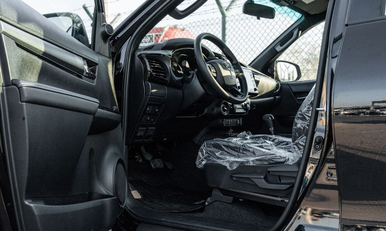 تويوتا هيلوكس 2026 Toyota Hilux Adventure 4.0L AT Petrol (Black-Black)