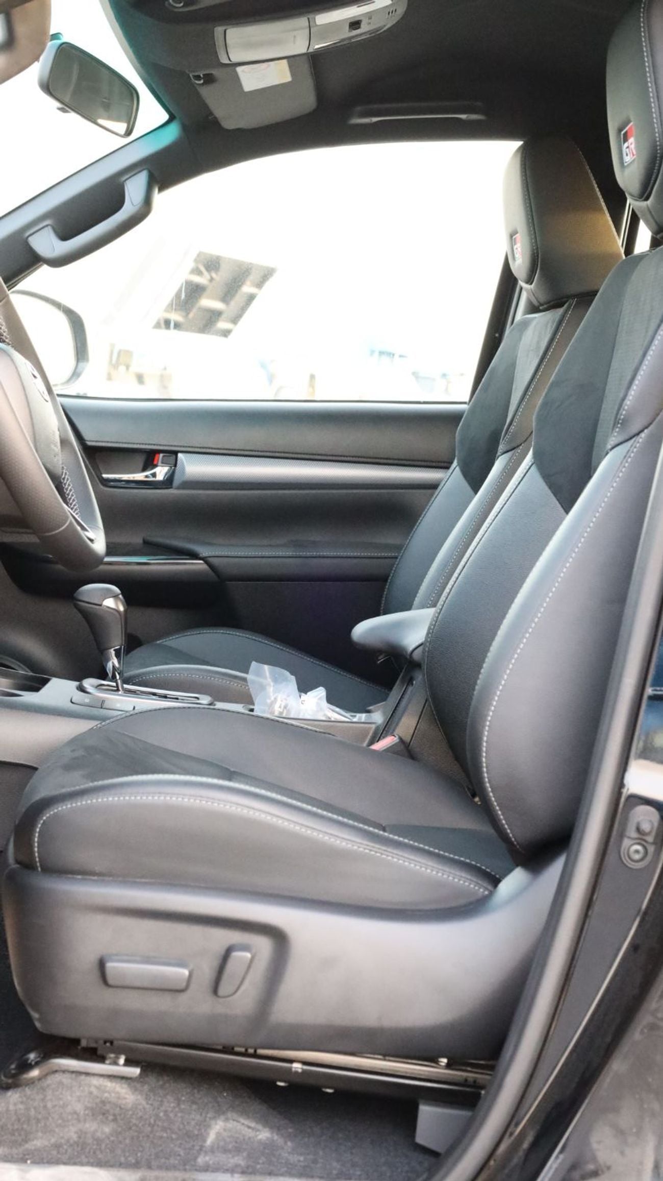 تويوتا هيلوكس GR Sport 4.0L