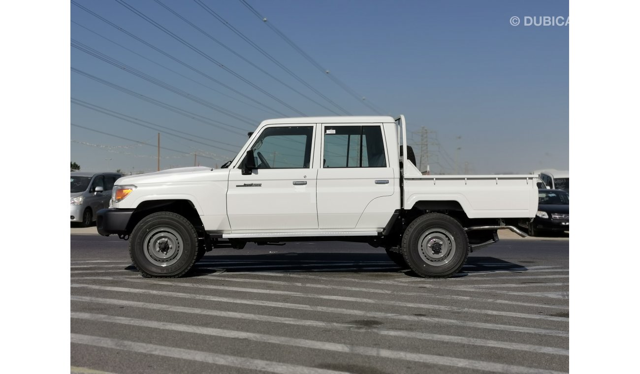 Toyota Land Cruiser Pick Up 4.0L DIESEL, 16" TYRE, SNORKEL, XENON HEADLIGHTS (CODE # LCDC01)