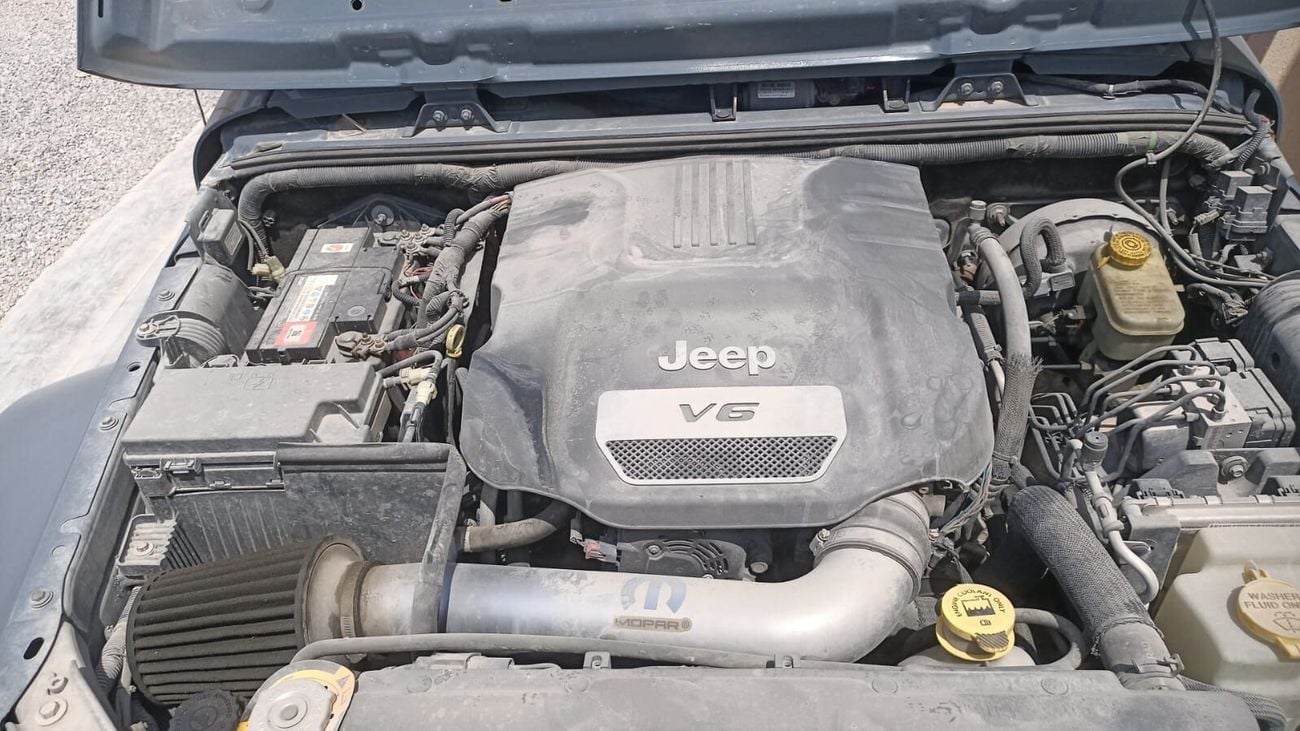 Jeep Wrangler Sahara 3.6L A/T
