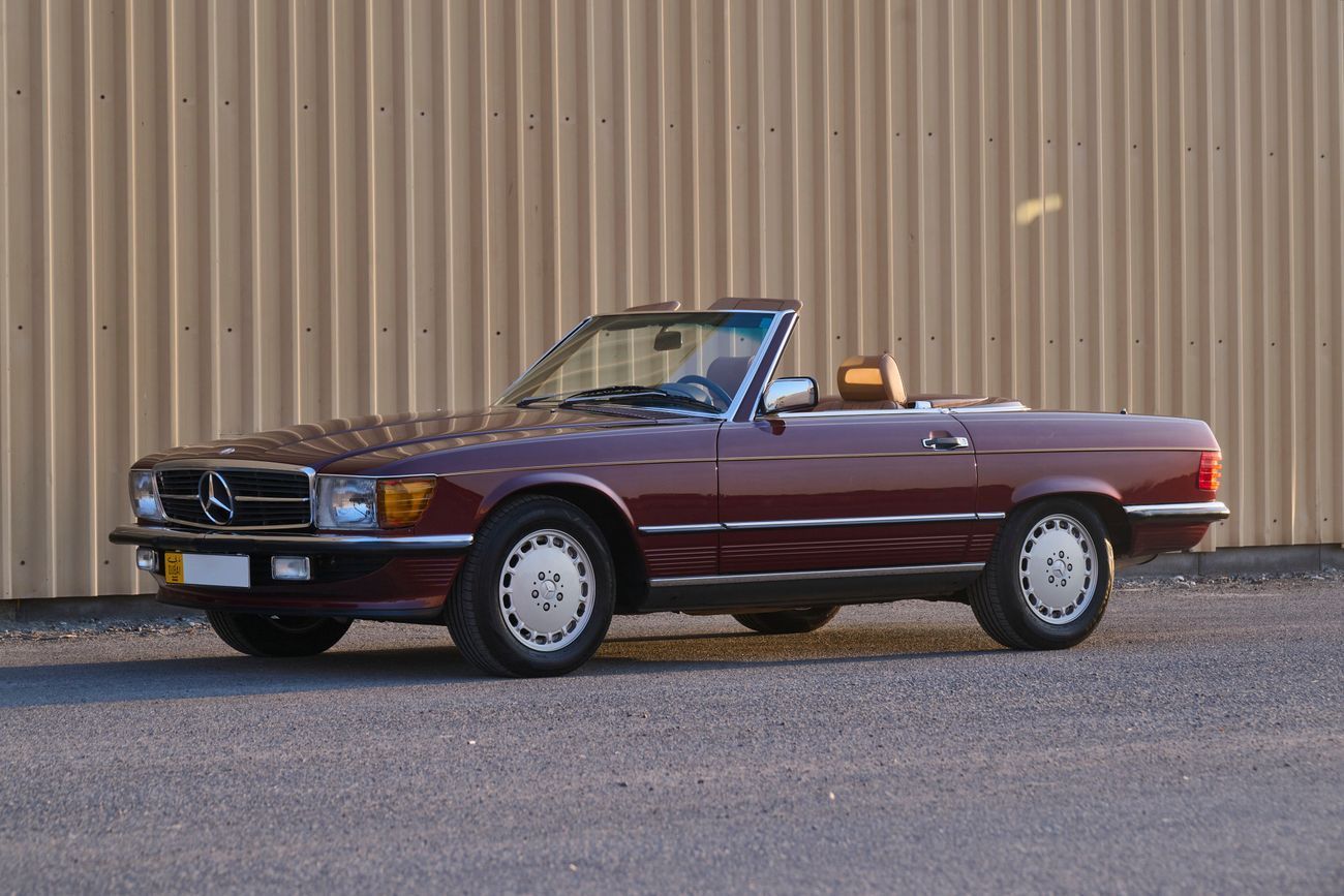 Mercedes-Benz SL 560 - 23,000 Original Kilometres