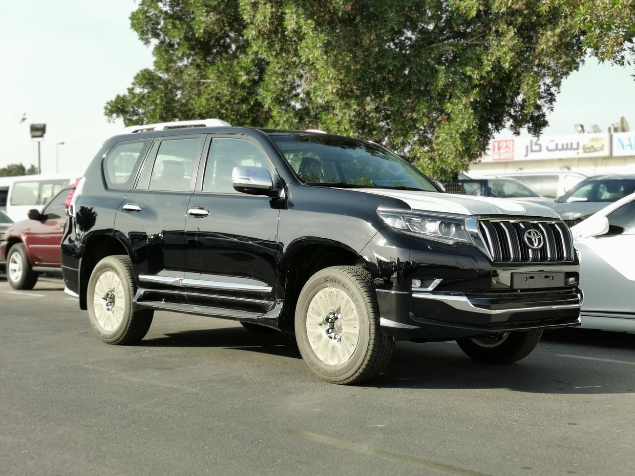 Toyota Prado 2.7L PETROL, 18" RIMS, DVD + CAMERA, POWER SEATS, SUNROOF, COOL BOX (CODE # TPB2020)