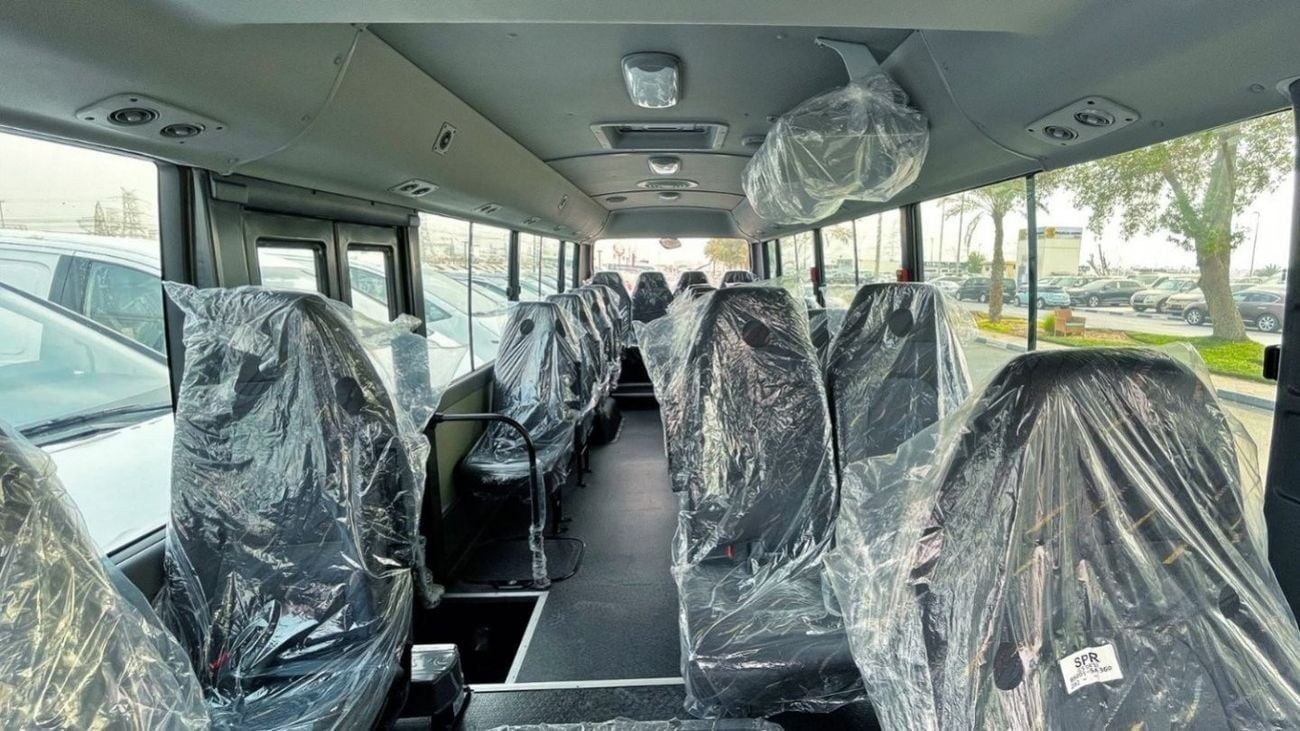 Hyundai County COUNTY 3.9L 33 SET DIESEL 2026