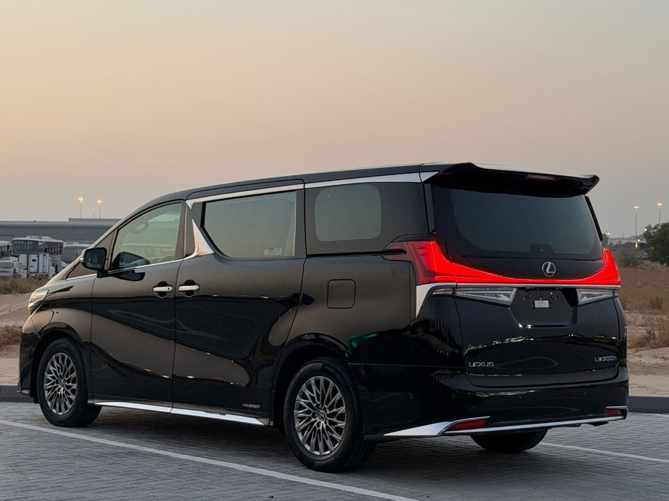 Lexus LM 300H STANDARD Lexus LM 300 2020 | 4-Seater VIP Luxury   Price: AED 259,000  Japanese Specifications  Mileage: 120,