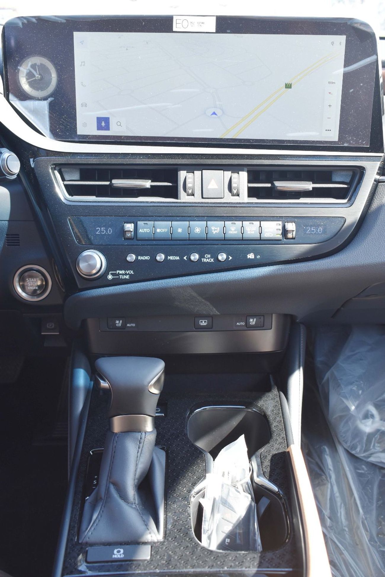 لكزس ES 350 2025 MODEL ES 350 3.5L  FULL ACC, GLASS ROOF (TILT&SLID)