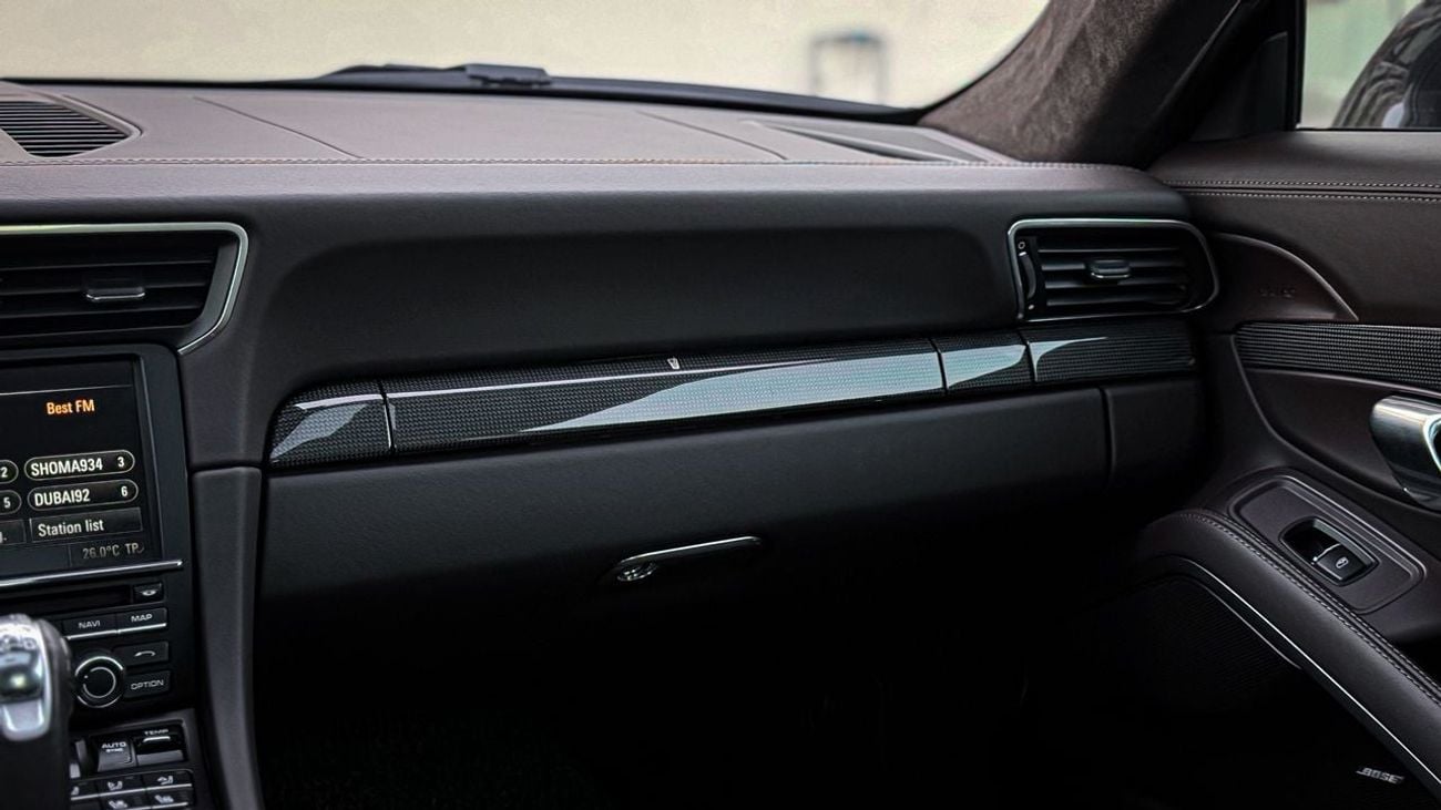 بورش 911 Turbo S 3.8L (560 HP) Coupe