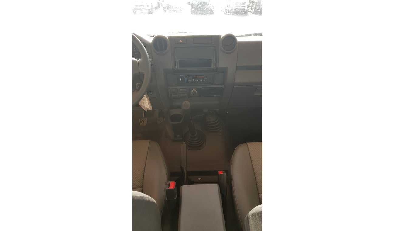 Toyota Land Cruiser 4.2 L Hardtop 9 seater -  2018