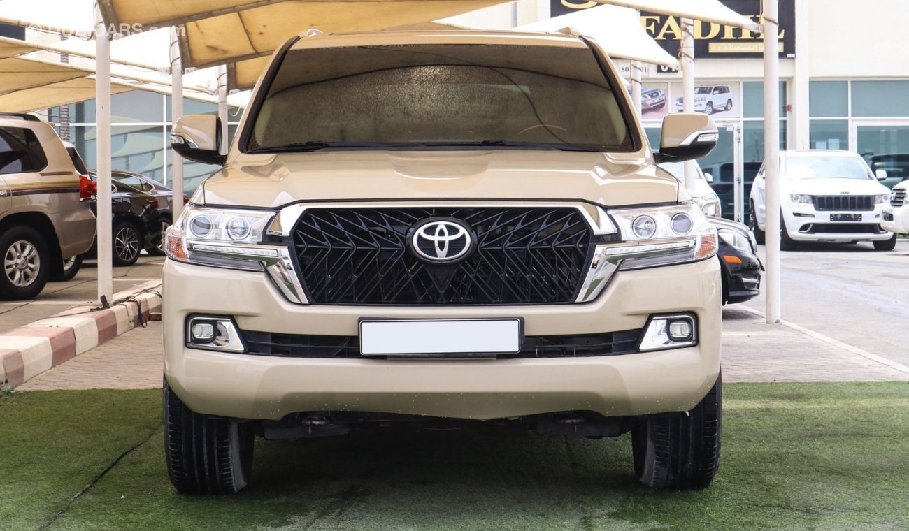 Toyota Land Cruiser VXR V8 With 2019 body kit