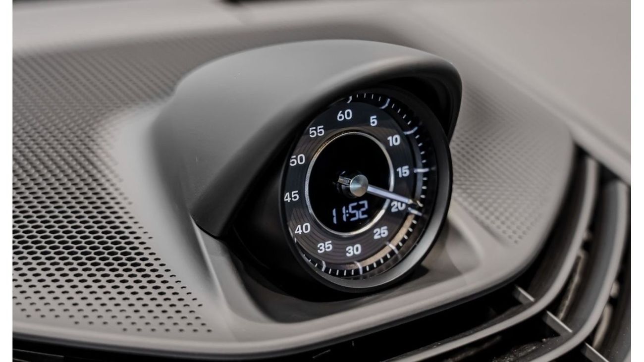 بورش تايكان 2023 Porsche Taycan GTS, 2027 Porsche Warranty, Interior Matte Carbon, Low KMs, GCC