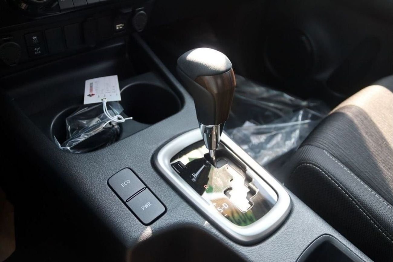 Toyota Hilux 2025 TOYOTA HILUX 4.0 V6 PETROL TRD LINE **EXPORT ONLY**التصدير فقط خارج الخليج**