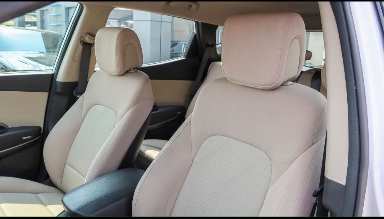 Hyundai Santa Fe Base 3.5L