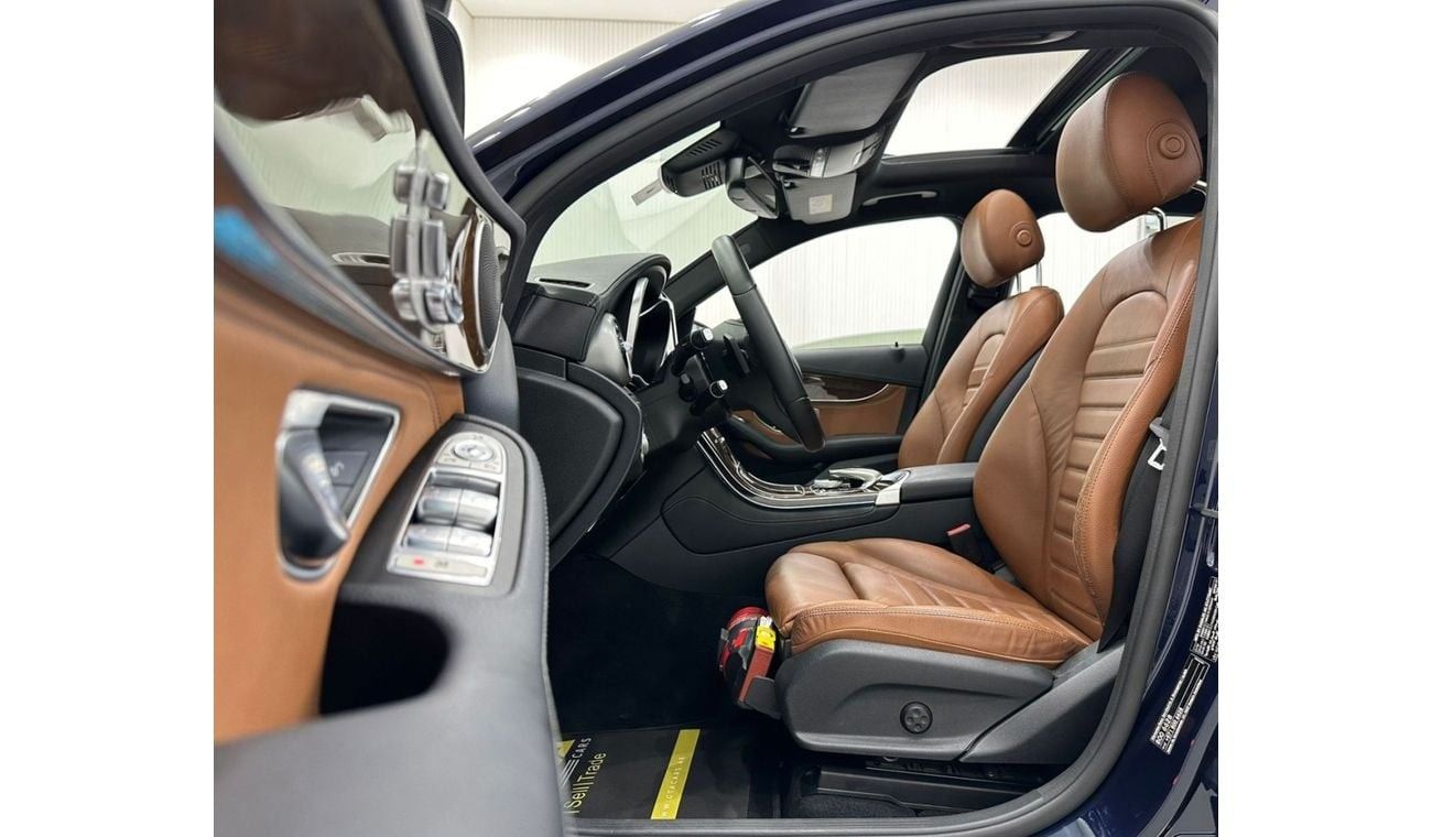 Mercedes-Benz GLC 250 4MATIC 2.0L 2017 Mercedes Benz GLC250 AMG 4MATIC, Full Mercedes Service History, Full Options, GCC