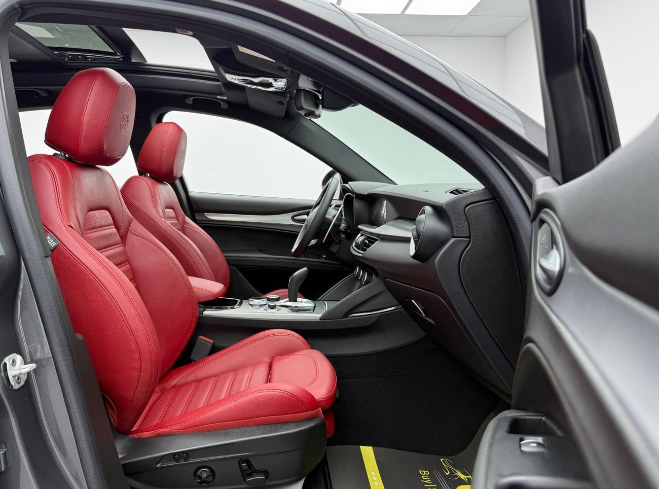 Alfa Romeo Stelvio 2024 Alfa Romeo Stelvio Veloce Q4 MCA, 2028 Agency Warranty Service, Agency FSH, GCC