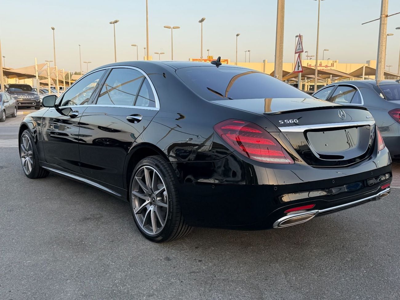 مرسيدس بنز S 560 STD AMG