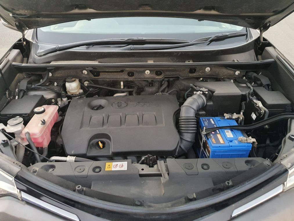 تويوتا راف ٤ Right hand drive Brown 2016