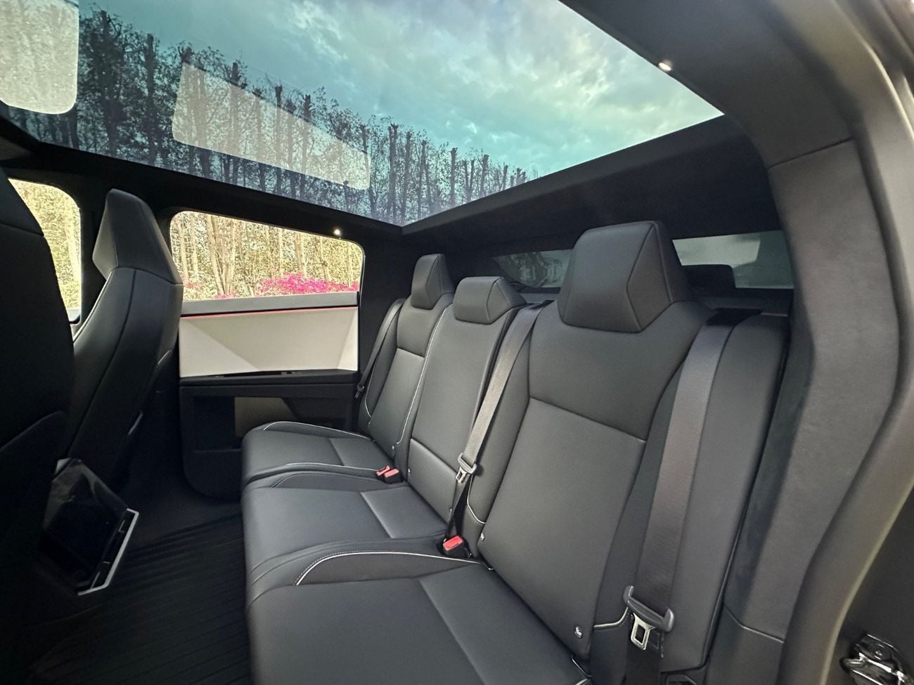 تسلا سايبرتراك 2025 Cyberbeast Foundation Series | 845 HP | Triple Motor AWD | Limited Edition | Brand New Zero Km