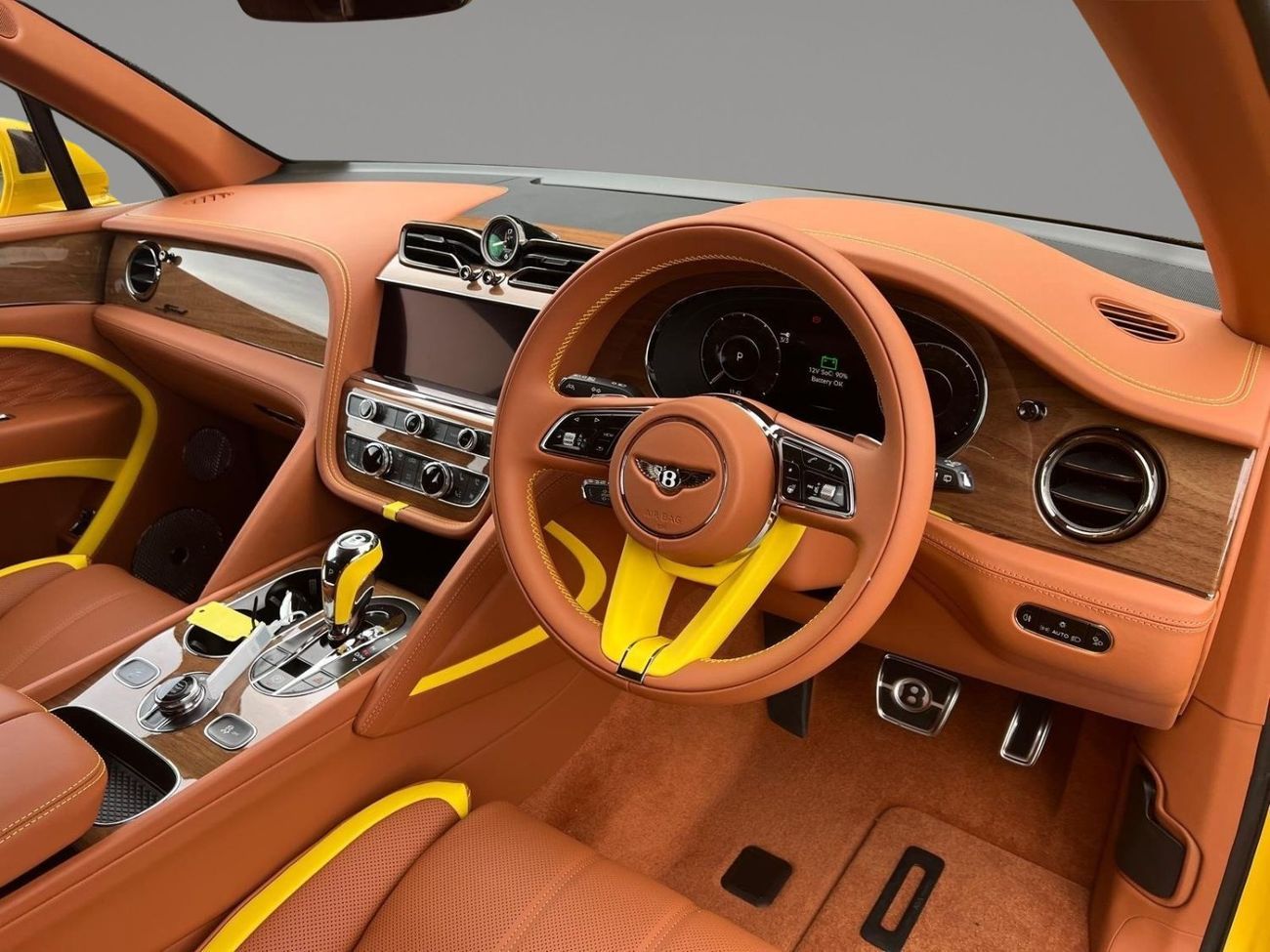 بنتلي بينتايجا 4.0-litre twin-turbo V8,641bhp (EXPORT ONLY) RIGHT HAND DRIVE