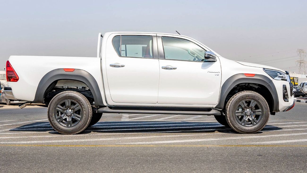 Toyota Hilux 2025 Toyota Hilux TRD SR5 4.0L petrol AT - GCC (Export price)