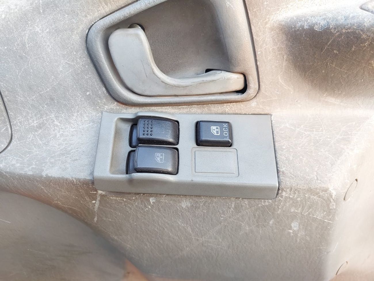 Mitsubishi Fuso Canter MITSUBISHI CANTER TRUCK RHD 1996 MODEL 4.5 L DIESEL MANUAL(PM20041)