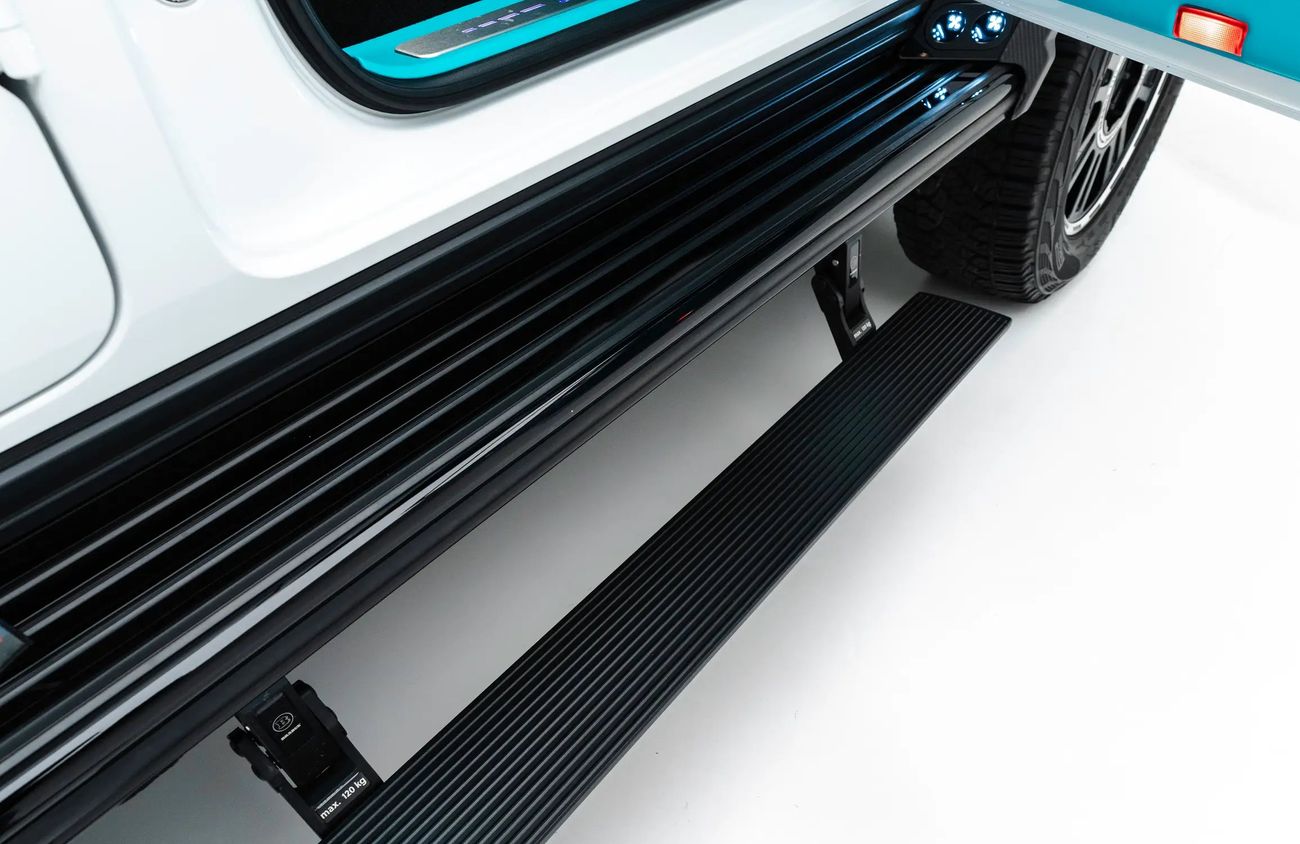 Mercedes-Benz G 63 AMG 4X4² 4.0L V8 Bi-Turbo Engine