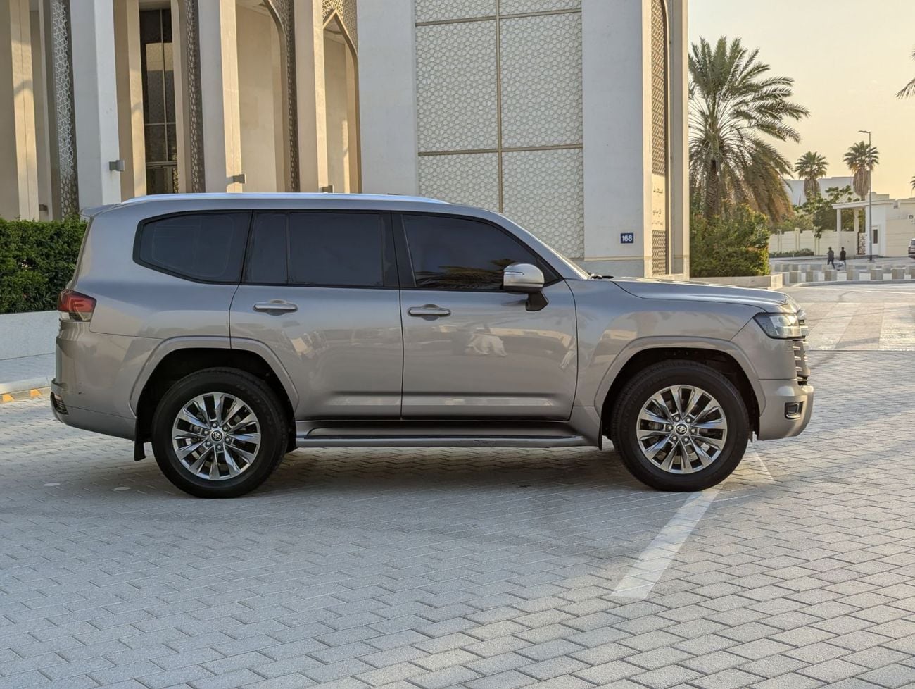 Toyota Land Cruiser GXR Top LHD 2022 MODEL Year 3.3L V6 Diesel Engine Twin turbo colour Brown interior Beige push start