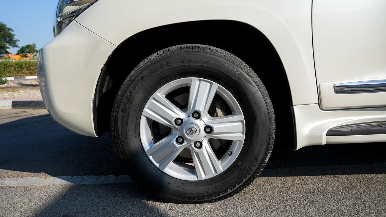 تويوتا لاند كروزر EXR V6 2014!! GCC SPECS!! WELL MAINTAINED