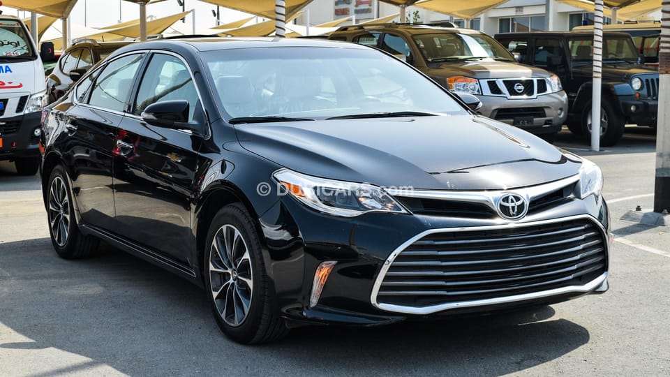 Used Toyota Avalon XLE 2016 for sale in Sharjah 348737