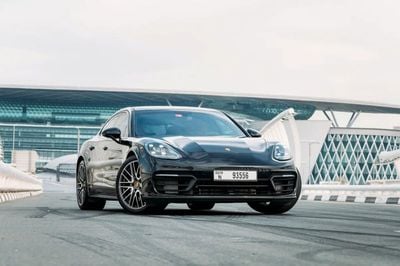 Porsche Panamera 4