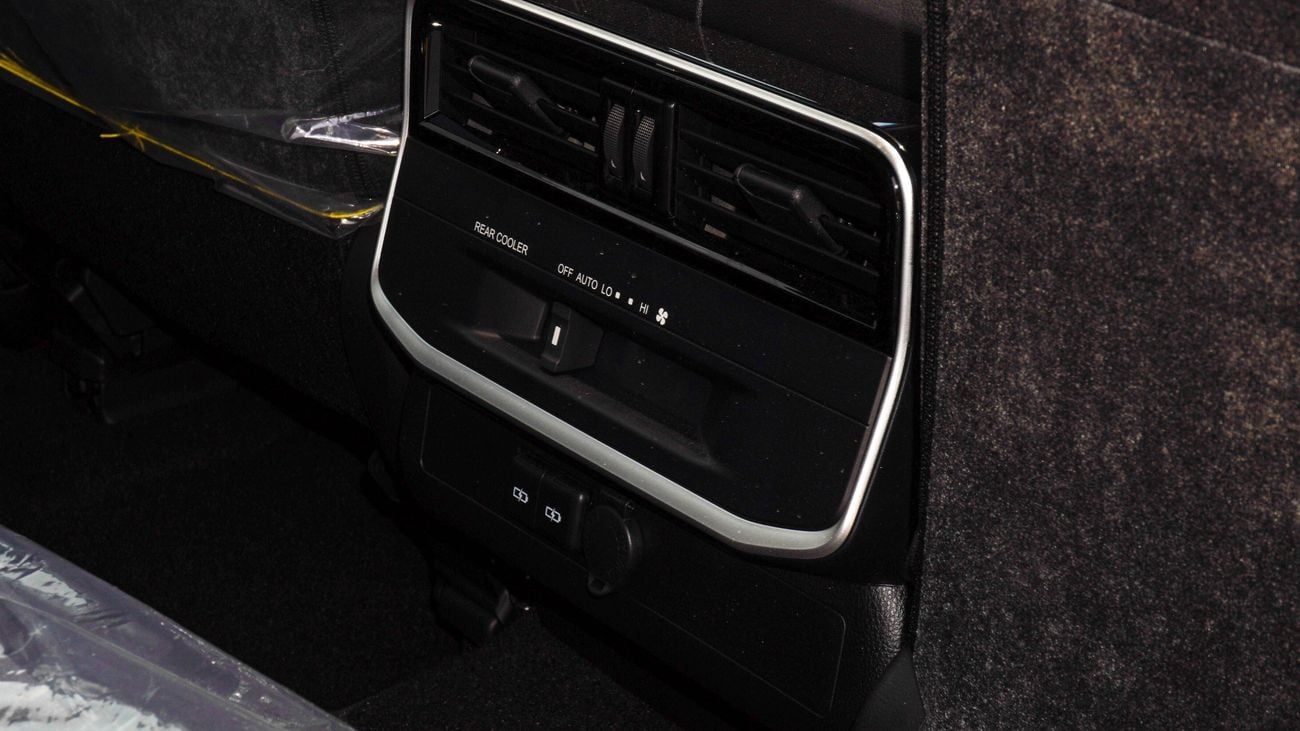 Toyota Land Cruiser GXR  Twin Turbo 3.5 L V6