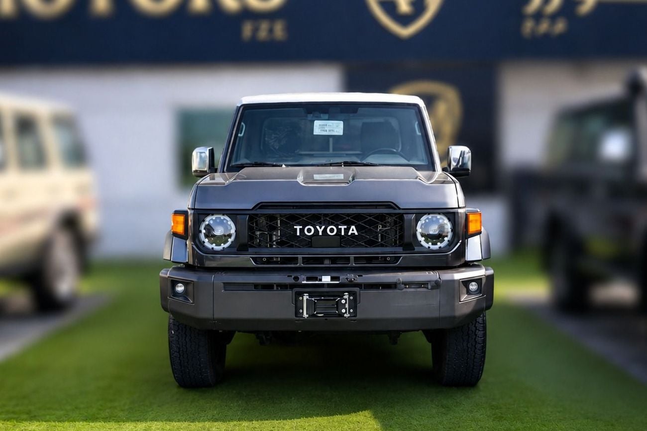 تويوتا لاند كروزر بيك آب LC79 2.8 DIESEL MANUAL بابان