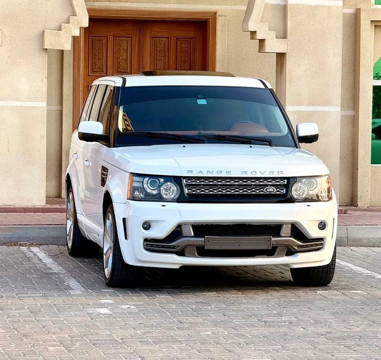 Land Rover Range Rover Sport SUPERCHARGED رنج روفر سبورت فل اوبشن خليجي Supercharged GCC Specs