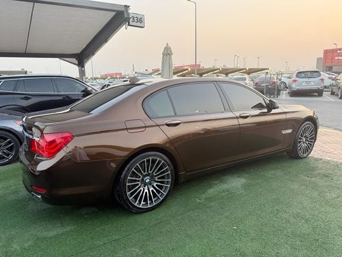 بي أم دبليو 750Li EXCLUSIVE تشغيل بالبصمة ودخول ذكي