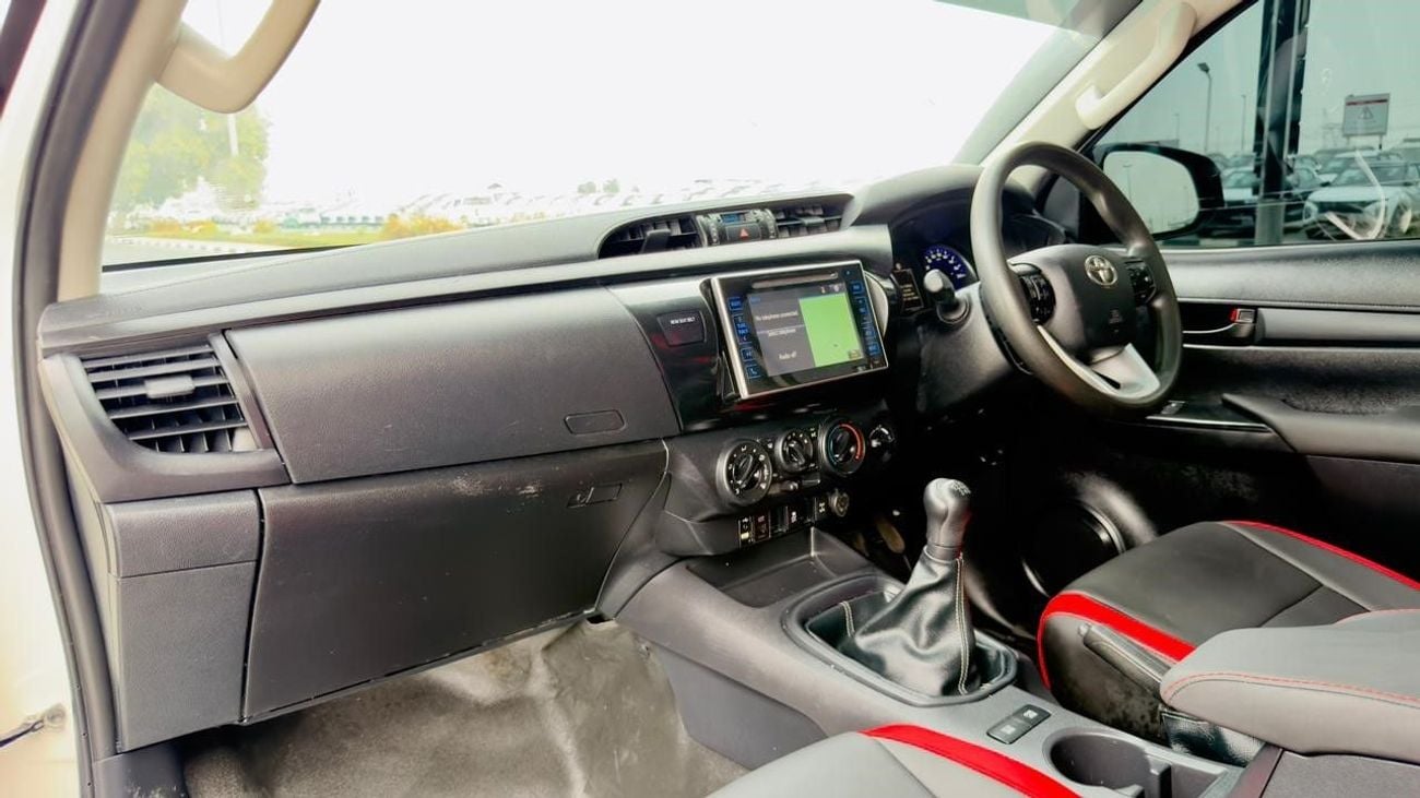 Toyota Hilux OFF ROAD MODIFIED | SMART CAB | 2020 | MANUAL TRANSMISSION | GTK FRONT BULL BAR | 2.8L DIESEL ENGINE