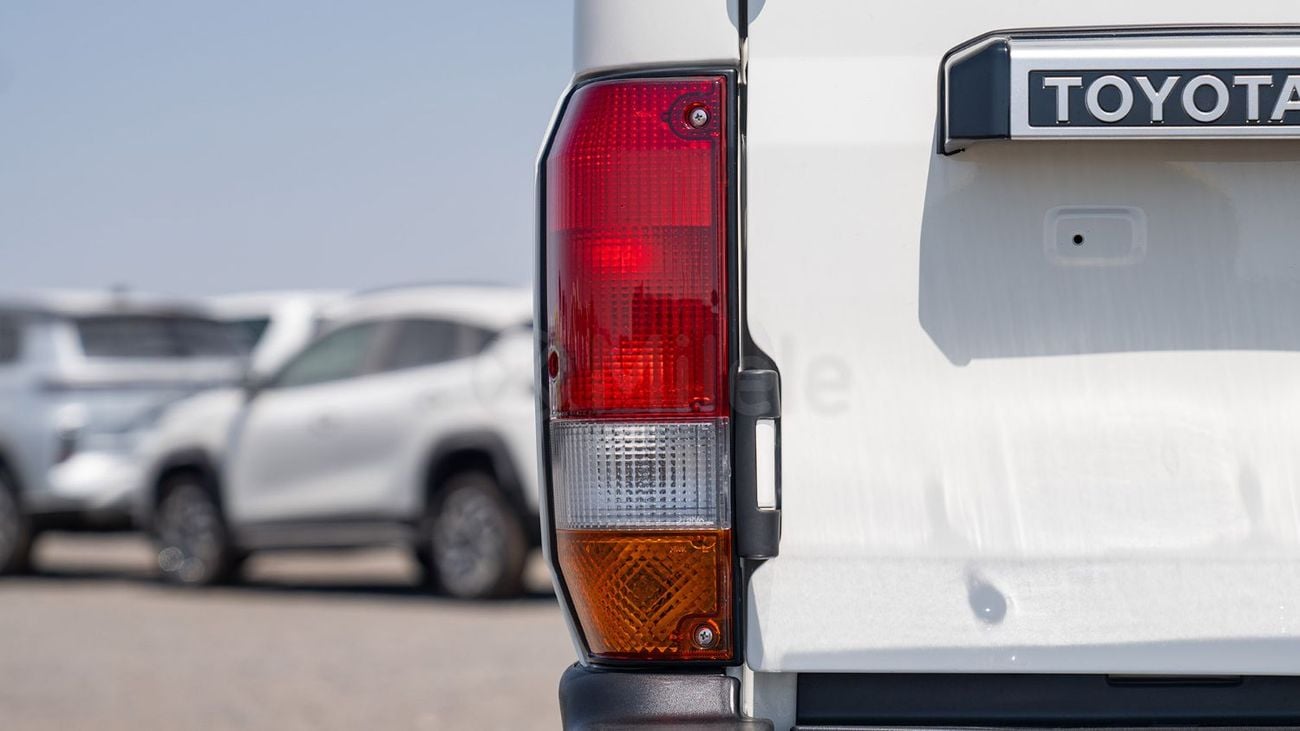 تويوتا لاند كروزر 76 LAND CRUISER LC76