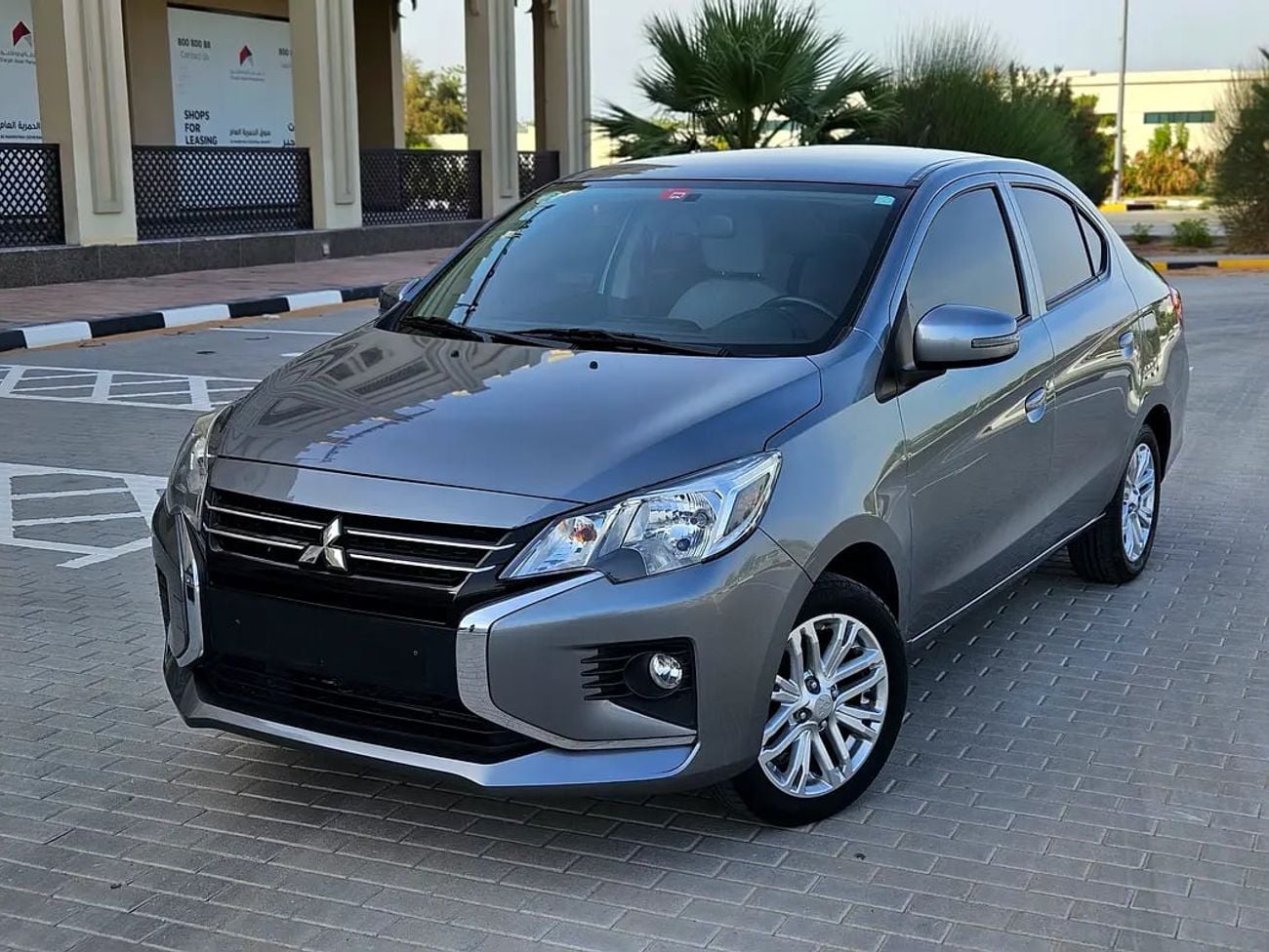 ميتسوبيشي اتراج GLX GCC Premium Condition With Low KM Perfect Inside Out