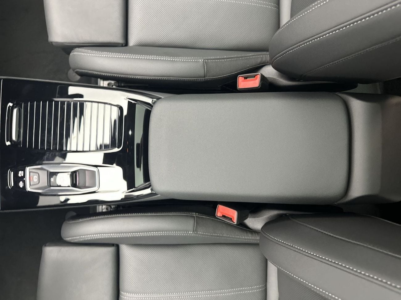 أودي Q6 إيترون Q6 SUV e-tron quattro 387hp (Ref# 012607)