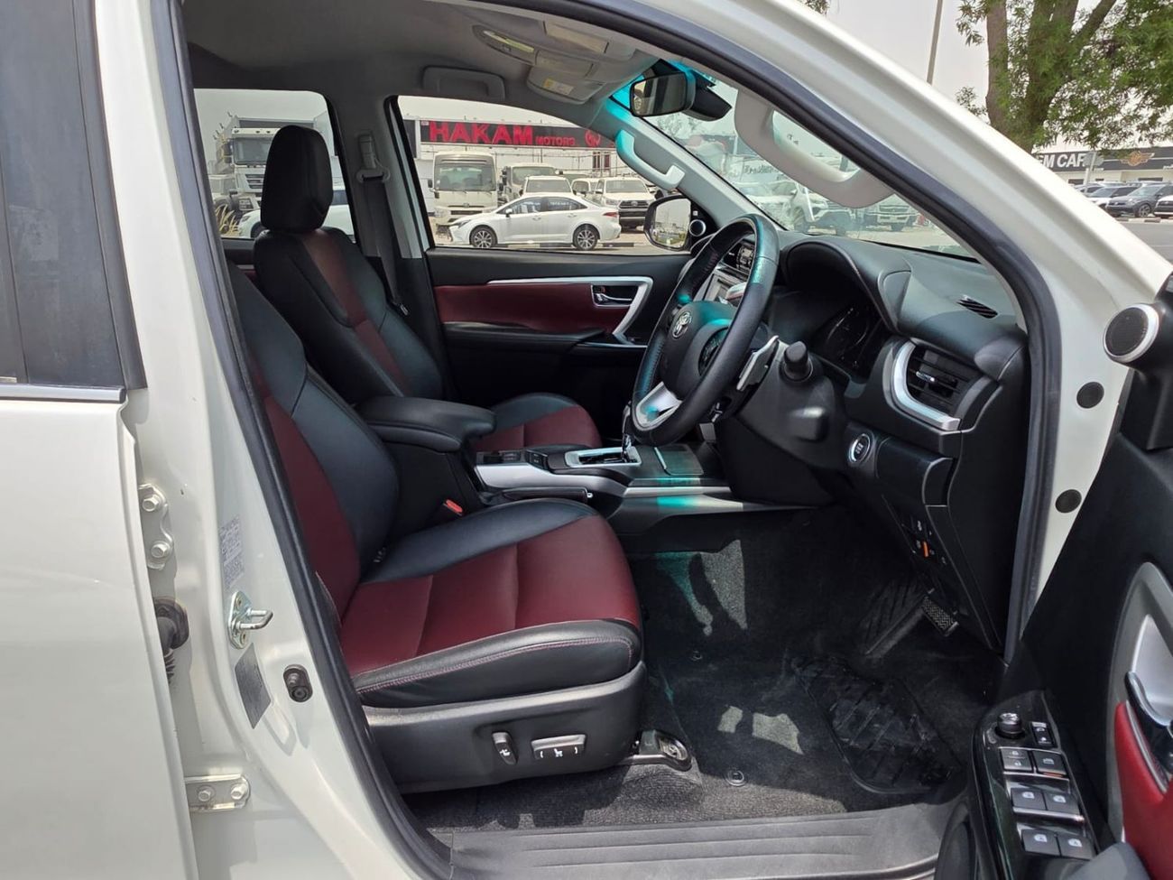 Toyota Fortuner diesel 2,8 liter right hand drive leather power seats with back camera