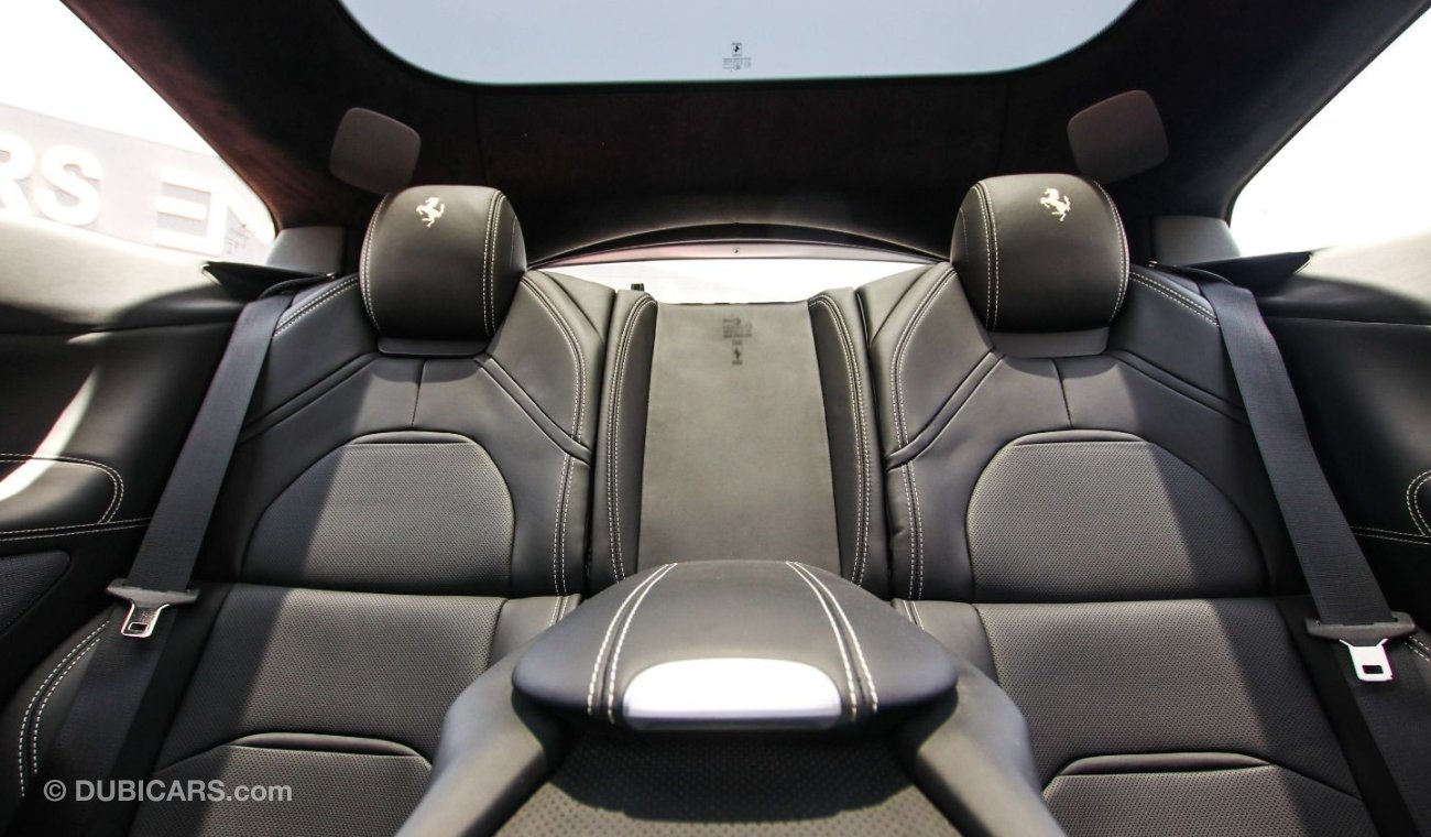 فيراري GTC4Lusso V12*Passenger Display*Full Carbon Inside&Outside*FULL