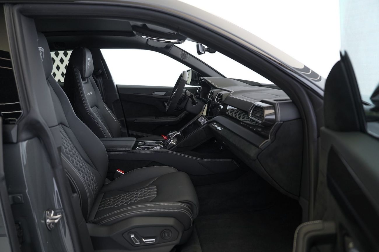 لامبورغيني اوروس 4.0T V8 Performante