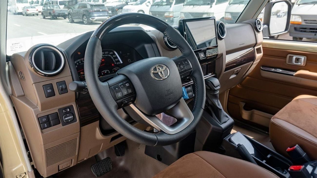 تويوتا لاند كروزر بيك آب 2025 Toyota Land Cruiser LC 79 DC 2.8L AT Diesel Full Option