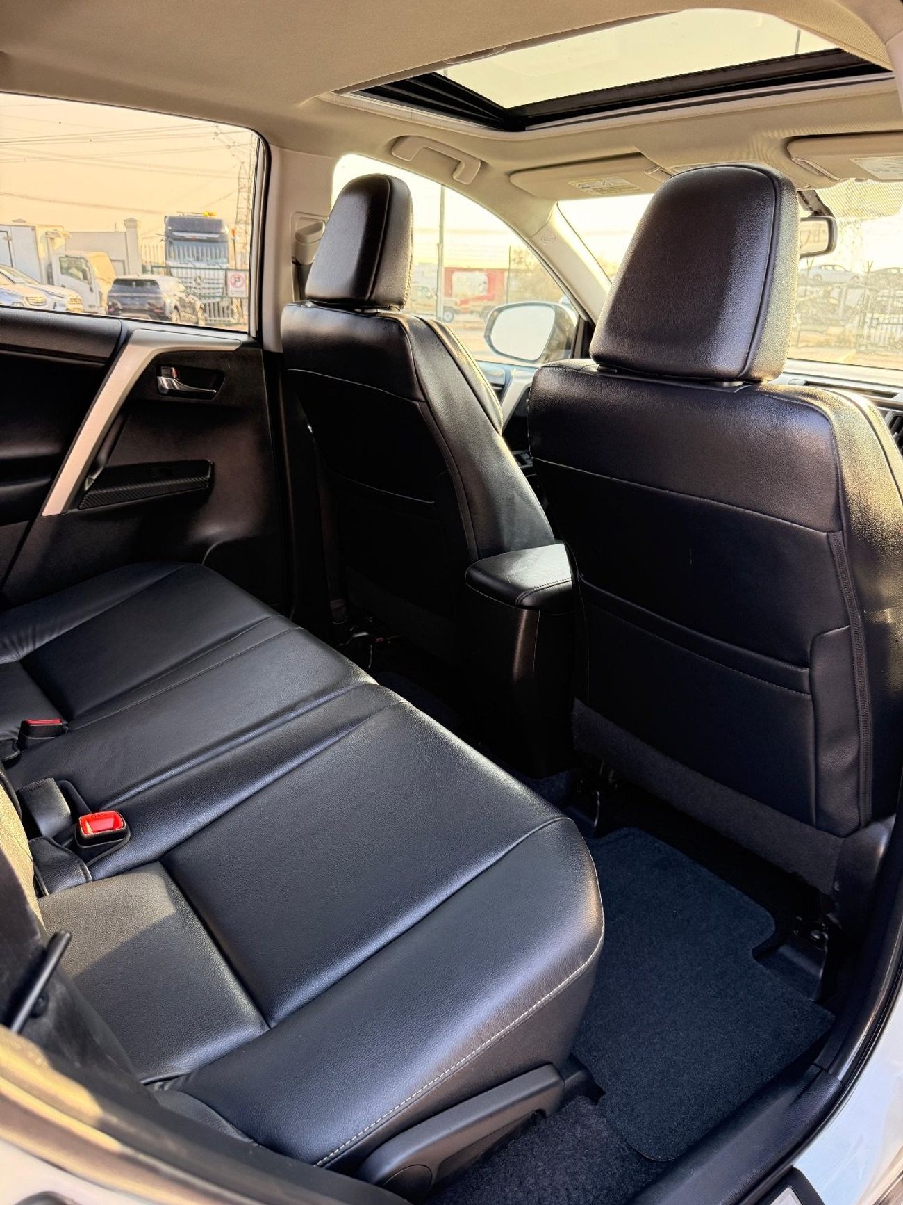 Toyota RAV4 limited Full Option sunroof, leather