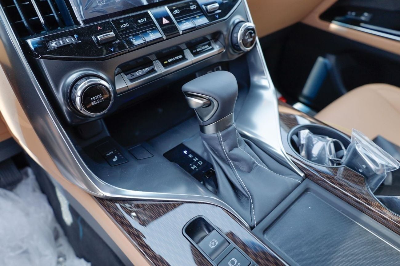 Lexus LX600 SIGNATURE