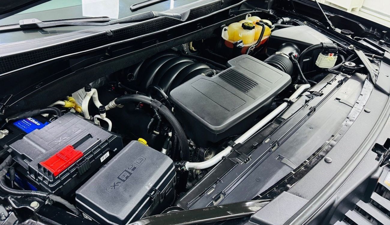 Cadillac Escalade Sport Platinum 6.2L 4WD